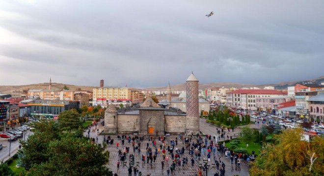  SOLOTÜRK Erzurum’u selamladı